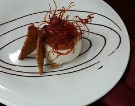 Mousse ricotta e pera con croccante all