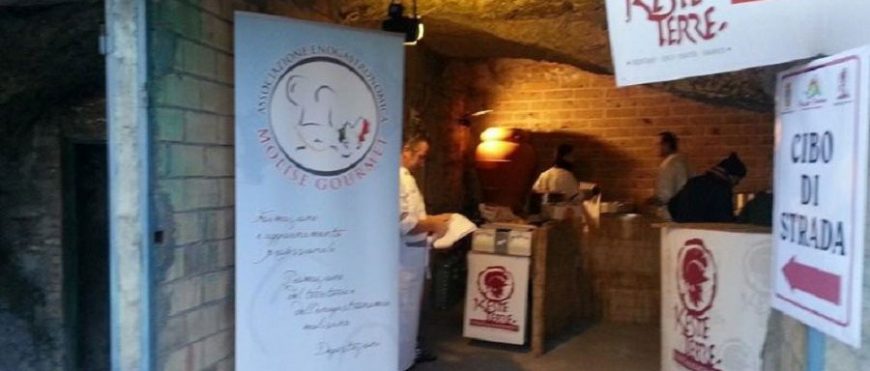 Molise Gourmet in una grotta del presepe vivente