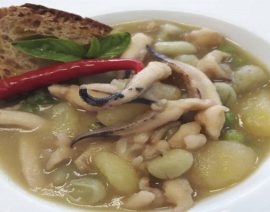 Zuppetta di seppie, patate, piselli e fave
